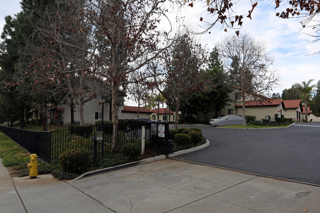 Bonsall Park in Bonsall, CA - Foto de edificio - Building Photo