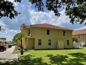 5317 Paradise Cay Cir in Kissimmee, FL - Building Photo - Building Photo