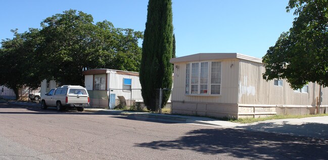 8604 Robert Dr in El Paso, TX - Foto de edificio - Building Photo