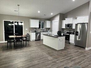 1729 Village Pkwy in Elko, NV - Building Photo - Building Photo