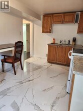 406 Tamarack Dr in Waterloo, ON - Building Photo - Building Photo