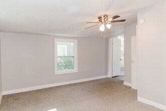 218 W Chappell St in Griffin, GA - Building Photo - Building Photo