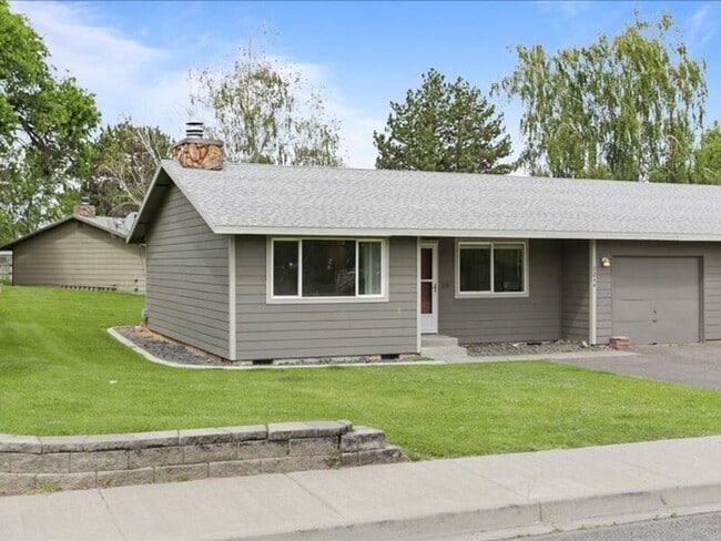 724 S Morain St in Kennewick, WA - Building Photo - Building Photo