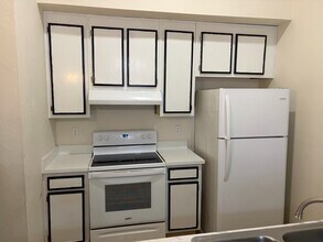 1812 W Tharpe St in Tallahassee, FL - Foto de edificio - Building Photo