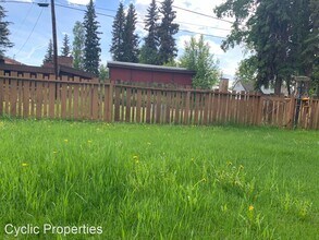 121 Dunbar Ave in Fairbanks, AK - Building Photo - Building Photo