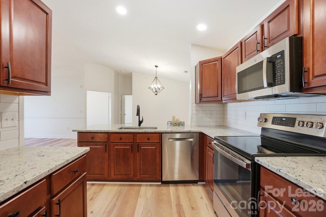 17122 Red Feather Dr in Charlotte, NC - Building Photo