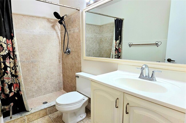 1912 Palmland Dr in Boynton Beach, FL - Building Photo - Building Photo