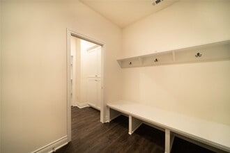 8511 Christie Ln in Greenville, TX - Foto de edificio - Building Photo