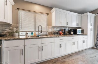 6669 Lucky Strike Way in Las Vegas, NV - Building Photo - Building Photo