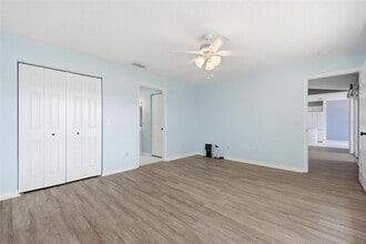 14 Westmoreland Dr in Palm Coast, FL - Foto de edificio - Building Photo