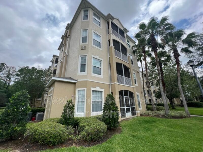 7801 Point Meadows Dr in Jacksonville, FL - Building Photo