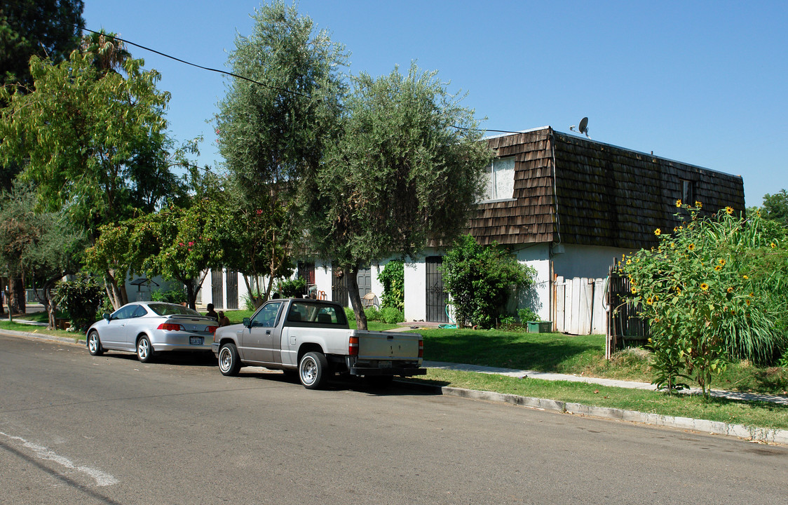 1119 N Rowell Ave in Fresno, CA - Foto de edificio