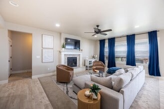 72802 E Grand Bluff Loop in Kennewick, WA - Building Photo - Building Photo