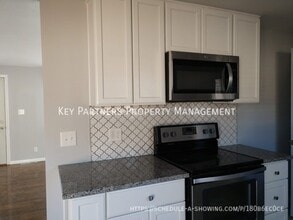 503 Quincy Blvd in Smithville, MO - Building Photo - Building Photo