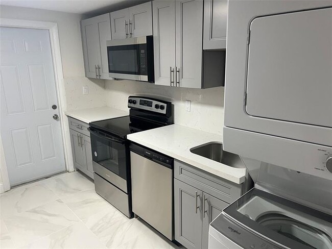 8705 NW 38th Dr in Coral Springs, FL - Building Photo - Building Photo