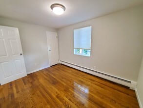 60 Lake Ave, Unit 2BR in Melrose, MA - Building Photo - Building Photo