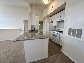 1612 Columbia Arms Cir, Unit 237 in Kissimmee, FL - Building Photo