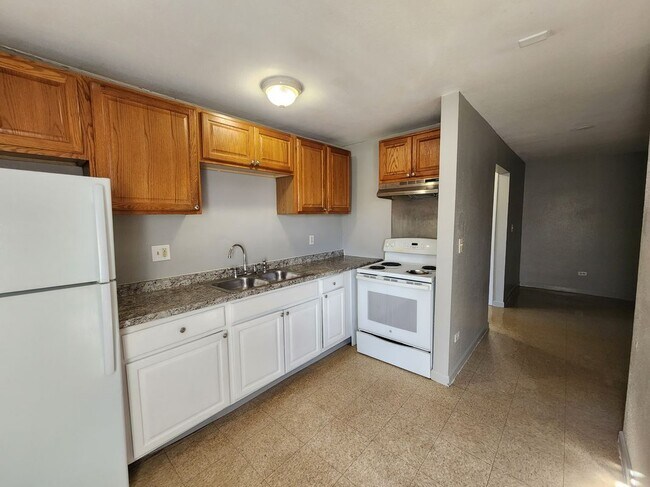 1600 Clinton St in Aurora, CO - Building Photo - Building Photo