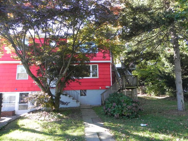 32 Deerfield St in Norwalk, CT - Building Photo - Building Photo