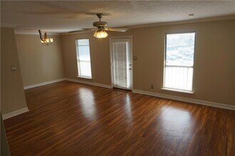 1444 Carrollton Ave, Unit 203 in Metairie, LA - Foto de edificio - Building Photo