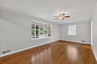 2522 Pinebluff Dr in Dallas, TX - Foto de edificio - Building Photo