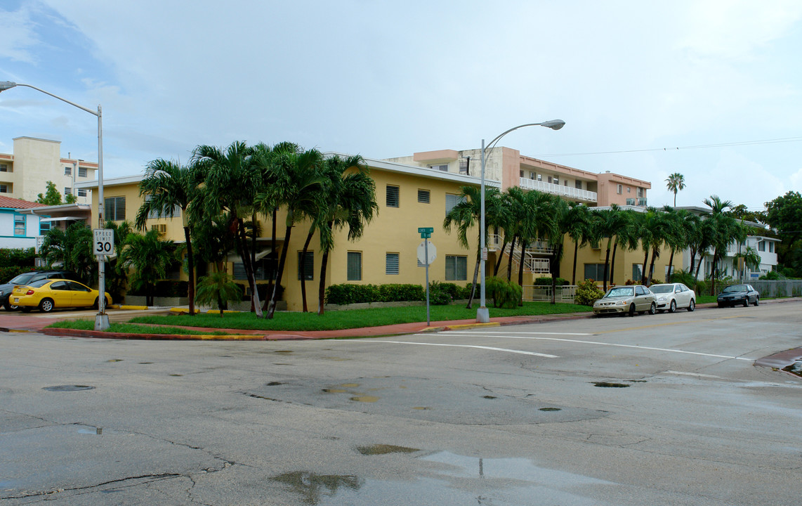 1035 9th St in Miami Beach, FL - Building Photo