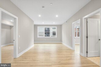 2621 W Jefferson St in Philadelphia, PA - Building Photo - Building Photo