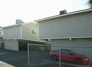 591 W Ashlan Ave in Clovis, CA - Building Photo - Building Photo