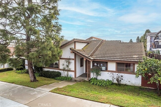 5166 Dunbar Dr, Unit A in Huntington Beach, CA - Building Photo - Building Photo