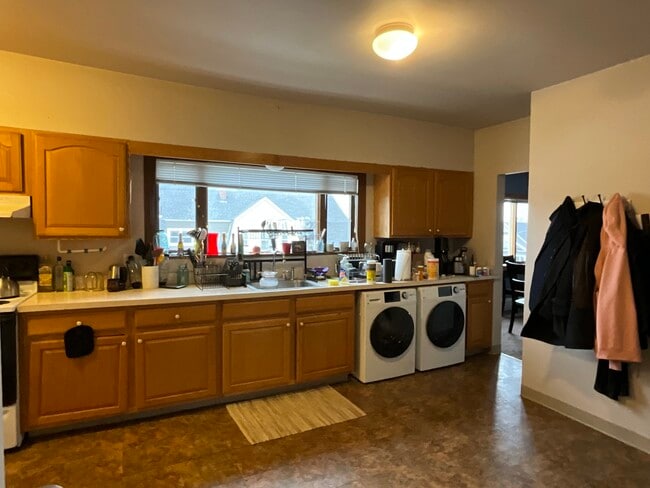 325 Main St, Unit 3 in Medford, MA - Foto de edificio - Building Photo