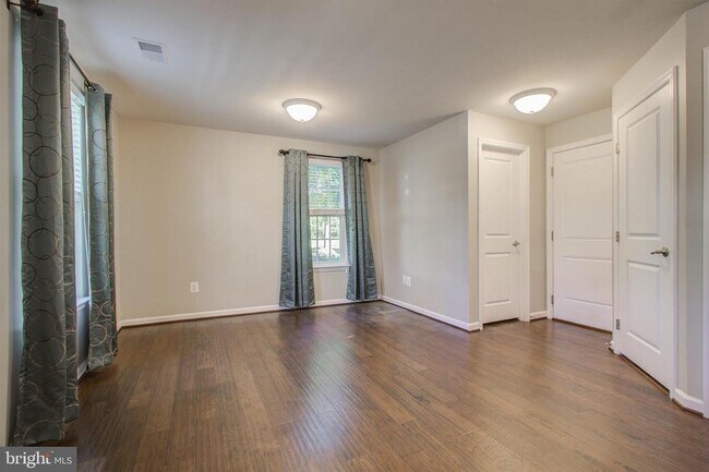 7001 Trek Way in Gainesville, VA - Building Photo - Building Photo