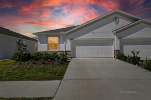 2425 Bending Bonsai Dr in Wesley Chapel, FL - Building Photo