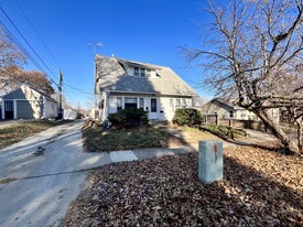 609 W 10th St, Unit 1 Apartments