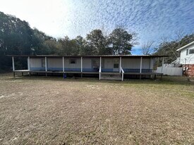 358 Goodwin Rd in Defuniak Springs, FL - Building Photo