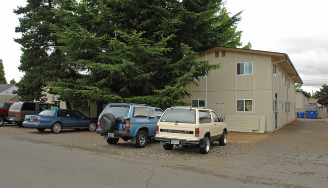 Norman Center Apartments in Salem, OR - Foto de edificio - Building Photo