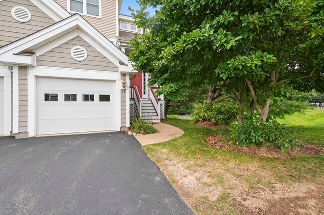 property at 18 Lincoln Ln