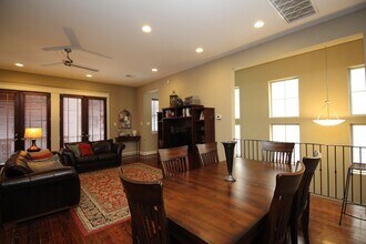 2212 Radcliffe St in Houston, TX - Building Photo - Building Photo