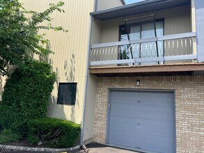21 Talbot St in Franklin Township, NJ - Building Photo - Building Photo