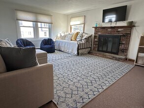 2 Reed Ave in Waterford, CT - Building Photo - Building Photo