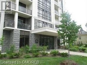 90 Charlton Ave W in Hamilton, ON - Building Photo - Building Photo