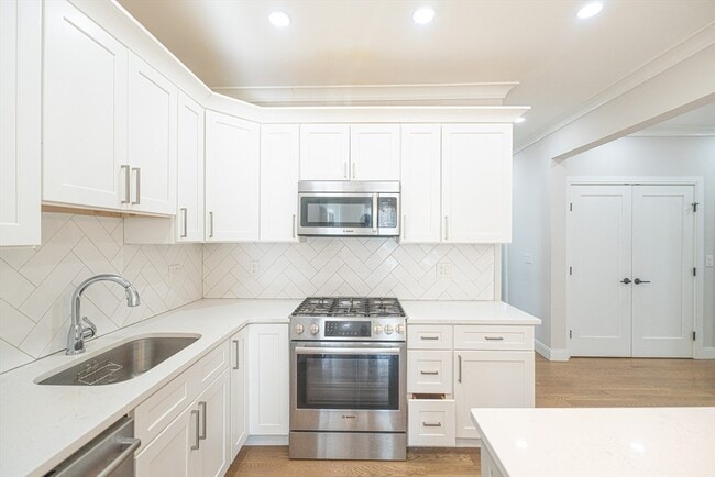 41 Fairbanks St, Unit 1