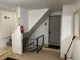 6256 Andersonville Rd in Waterford Township, MI - Building Photo