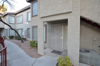 4955 S Lindell Rd in Las Vegas, NV - Building Photo - Building Photo