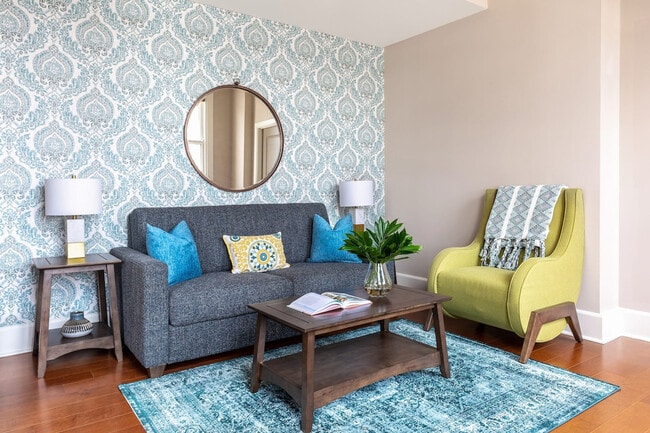 property at 812 Gravier St