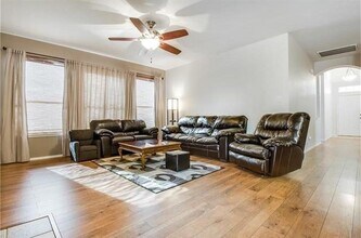 5433 Buckskin Dr in The Colony, TX - Building Photo - Building Photo