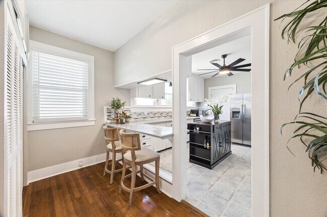 3828 Seawall Blvd in Galveston, TX - Building Photo - Building Photo