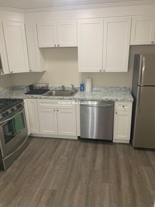 65 Nightingale St in Boston, MA - Building Photo