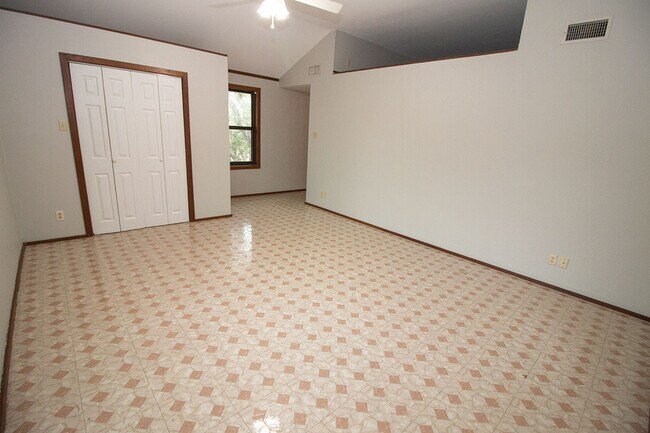 553 S Old Stagecoach Rd in Kyle, TX - Building Photo - Building Photo
