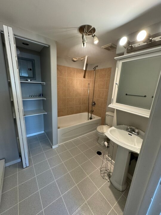 600 Cambridge Crescent in Kamloops, BC - Building Photo