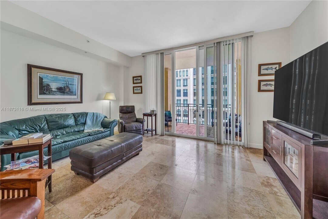 1607 Ponce de Leon in Coral Gables, FL - Building Photo
